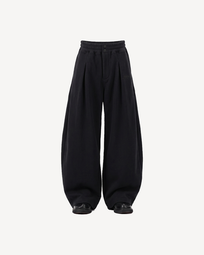 BLACK PLEATED SWEATPANTS