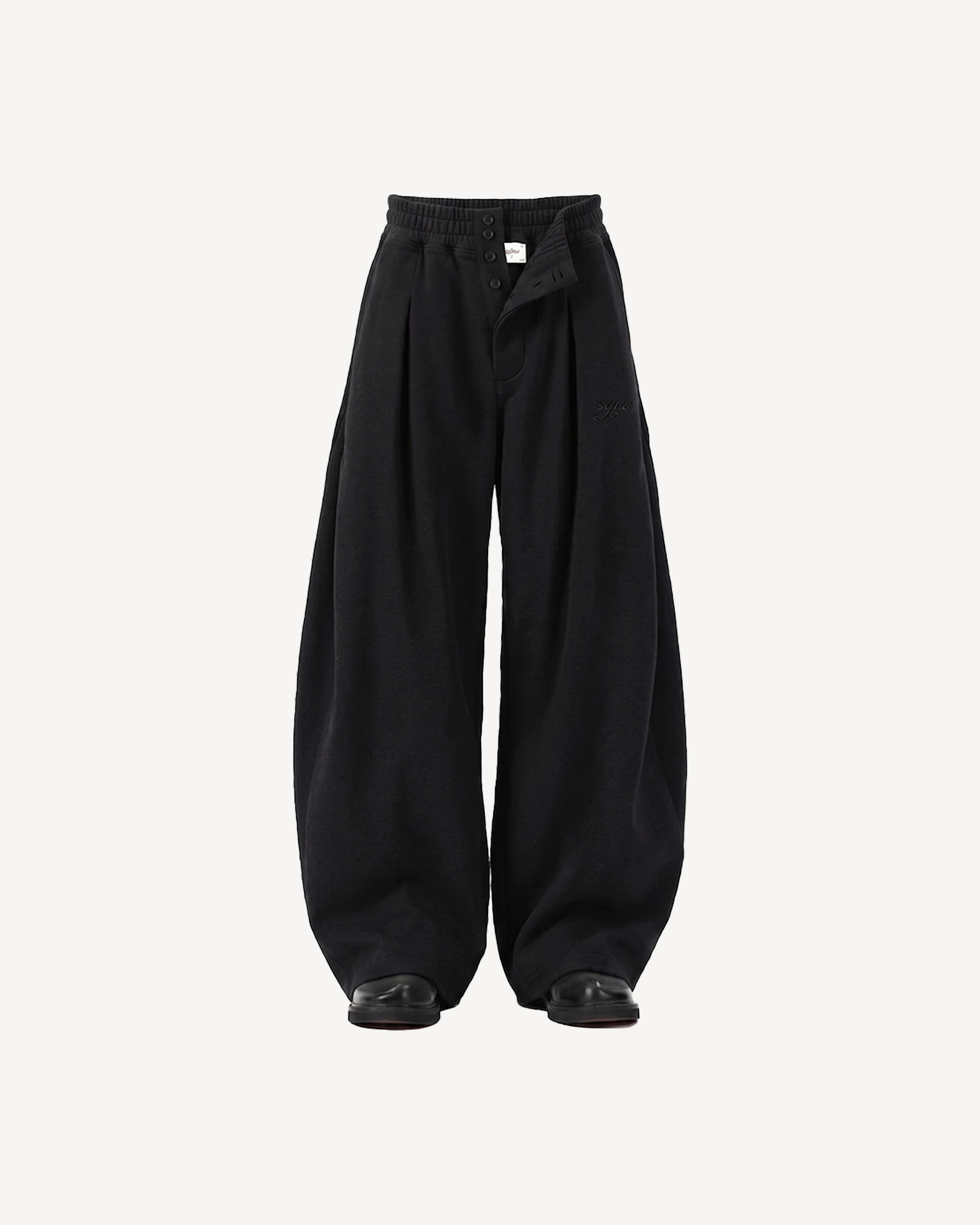 BLACK PLEATED SWEATPANTS